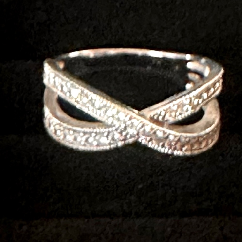Criss Cross Ring